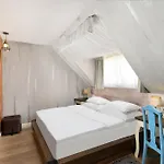 Hotel Maison Bistro & 4*