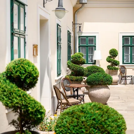 Maison Bistro & 4* Budapest