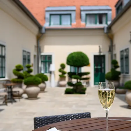 Maison Bistro & Budapest
