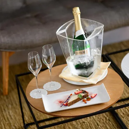 Maison Bistro & فندق