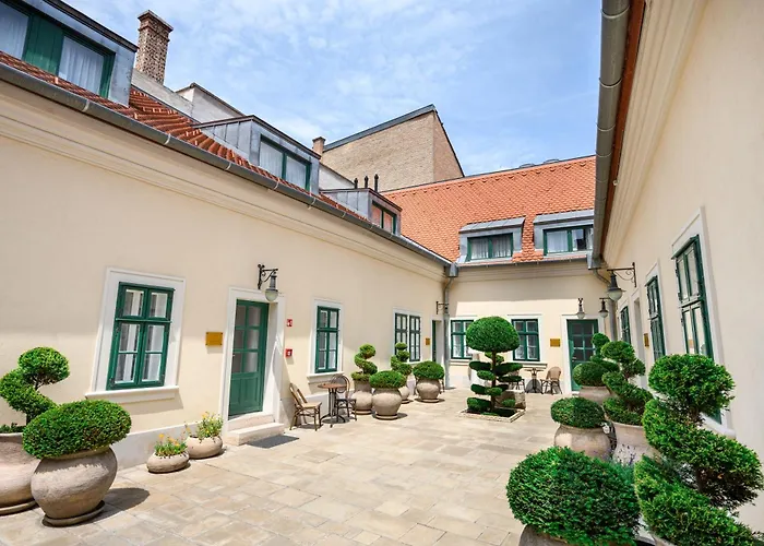 Hotel Maison Bistro &