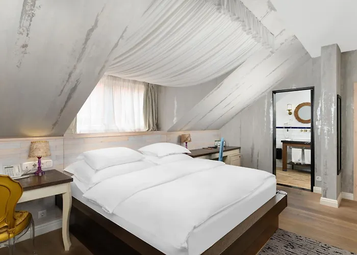 Отель Maison Bistro & 4*