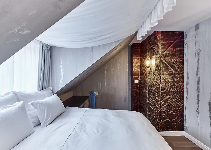 Maison Bistro & Hotel 4*