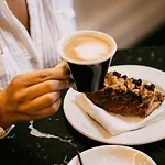 Maison Bistro & 4*