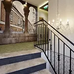فندق Maison Bistro & 4*