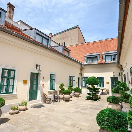 מלון Maison Bistro &