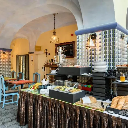 Maison Bistro &