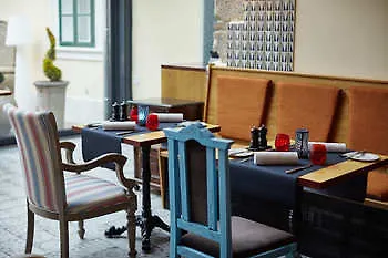 Maison Bistro & מלון