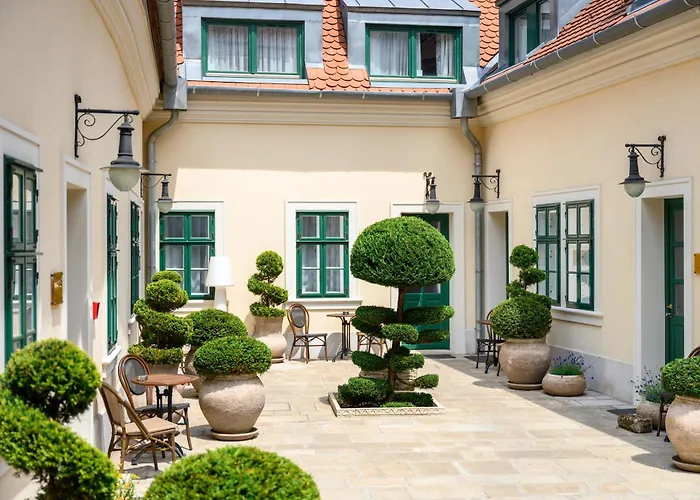 Maison Bistro & Hotel 4*